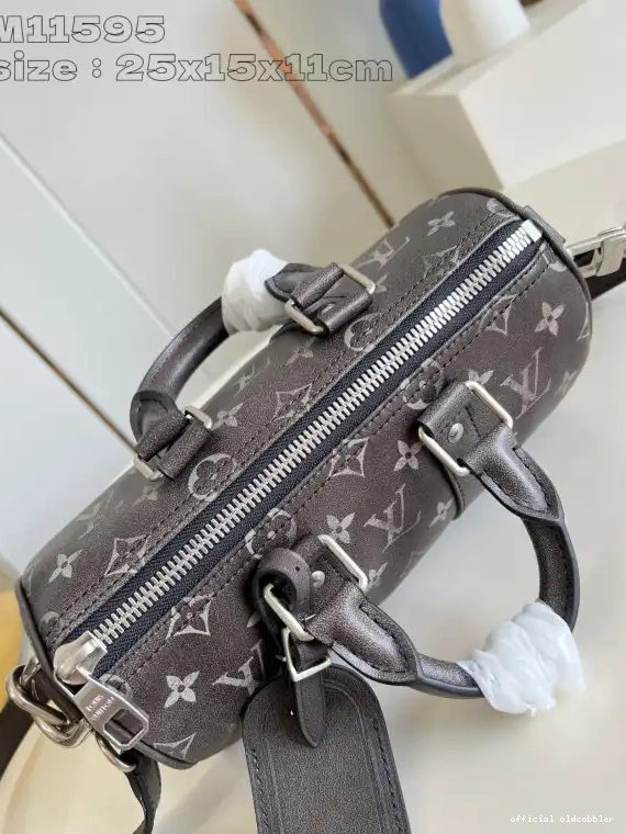 Official oldcobbler BANDOULIÈRE VUITTON KEEPALL 25 LOUIS 0519